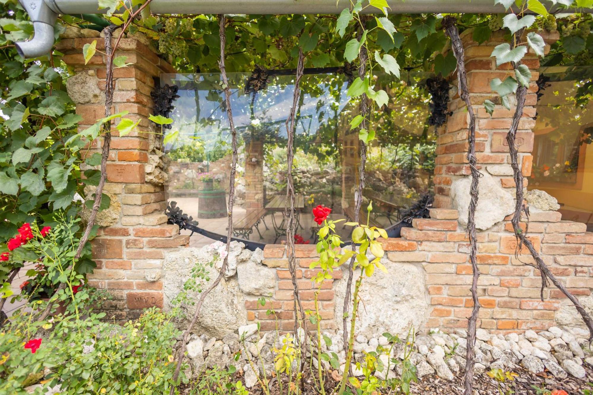 Penzion Moravská oáza Valtice Exteriér fotografie